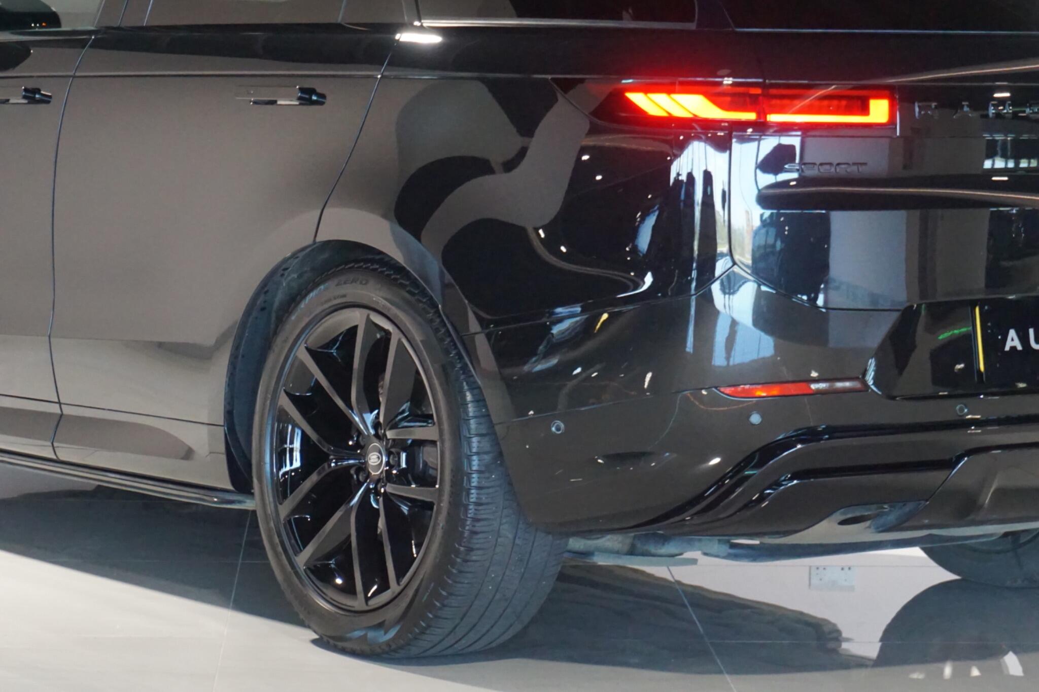 Land Rover Range Rover Sport 3.0 D300 MHEV Dynamic SE SUV 5dr Diesel Auto 4WD Euro 6 (s/s) (300 ps)